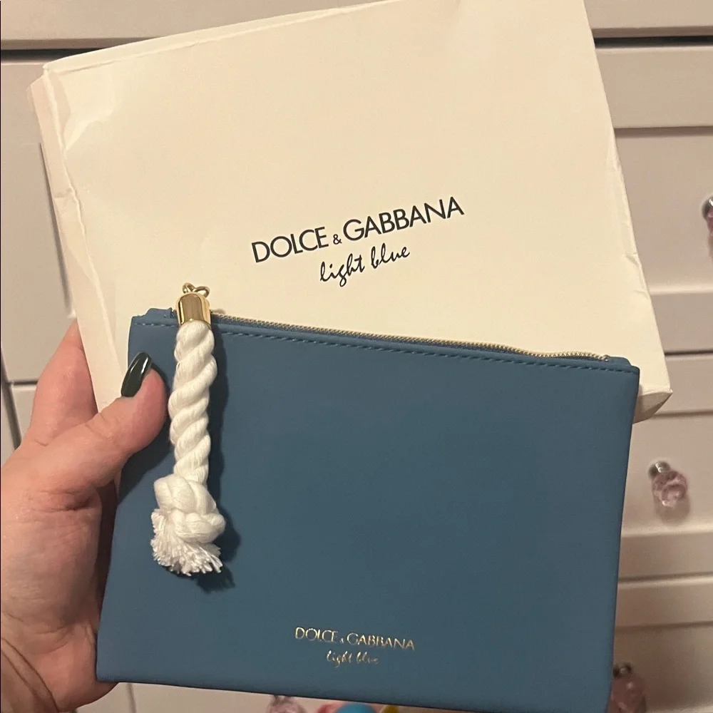 GWP: Dolce & Gabbana Light Blue Leather Wristlet Pouch with White Rope - Picture 1 of 3